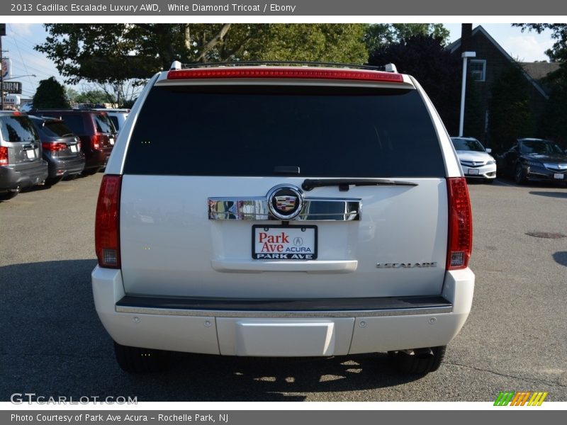 White Diamond Tricoat / Ebony 2013 Cadillac Escalade Luxury AWD