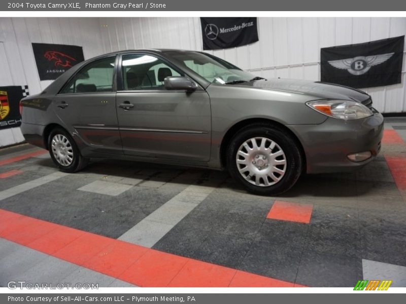 Phantom Gray Pearl / Stone 2004 Toyota Camry XLE