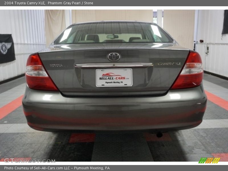 Phantom Gray Pearl / Stone 2004 Toyota Camry XLE