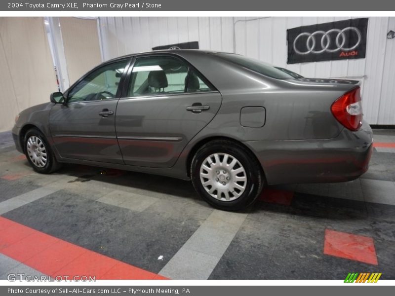 Phantom Gray Pearl / Stone 2004 Toyota Camry XLE