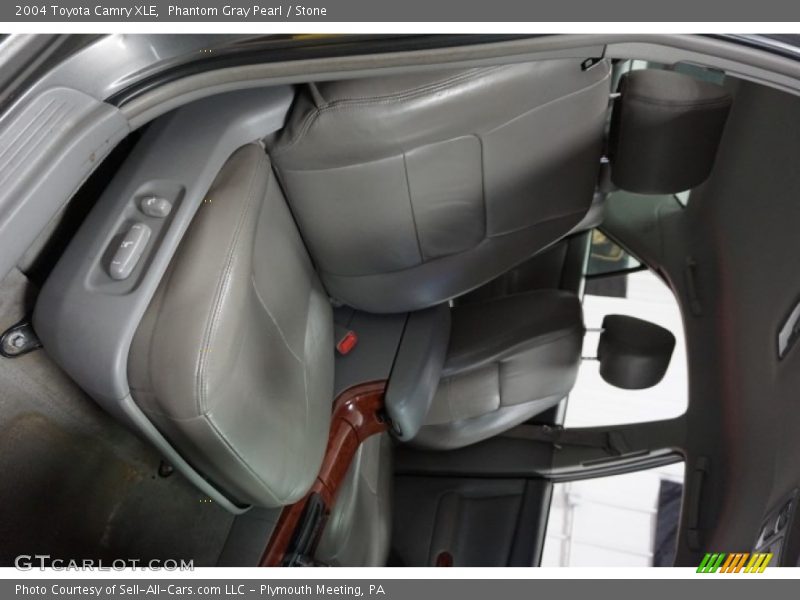 Phantom Gray Pearl / Stone 2004 Toyota Camry XLE