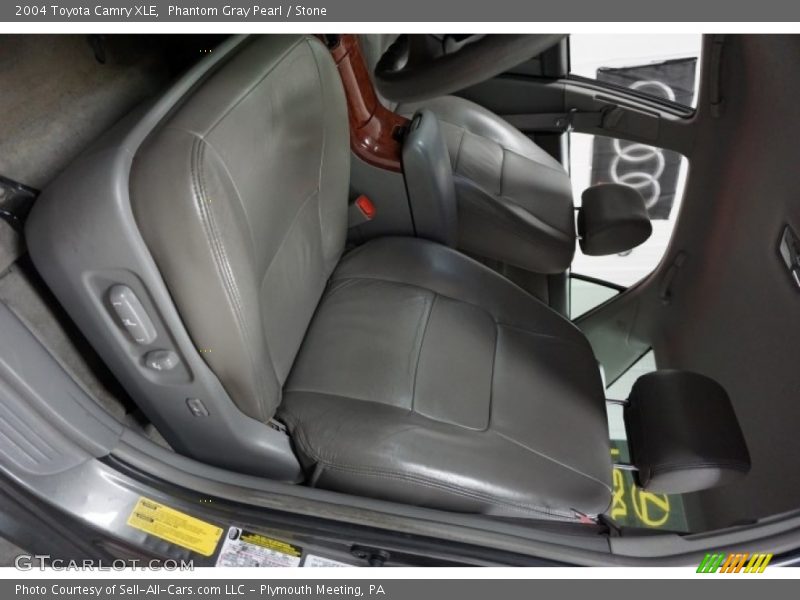 Phantom Gray Pearl / Stone 2004 Toyota Camry XLE