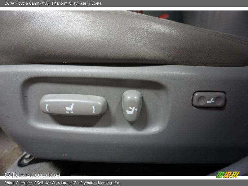 Phantom Gray Pearl / Stone 2004 Toyota Camry XLE