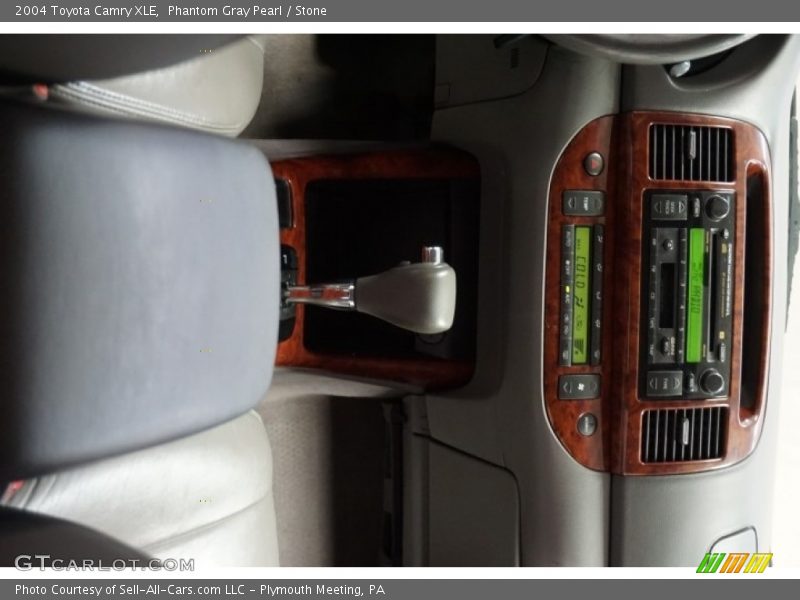 Phantom Gray Pearl / Stone 2004 Toyota Camry XLE