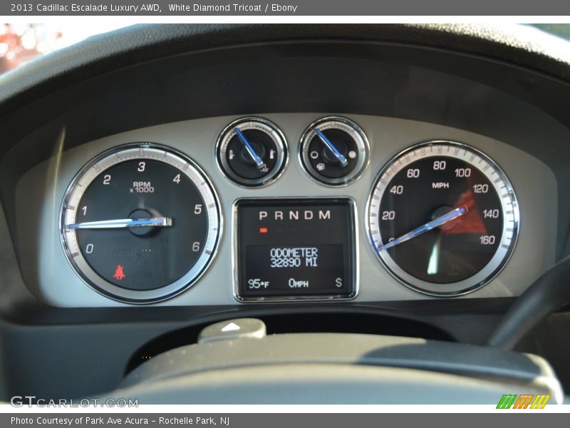 White Diamond Tricoat / Ebony 2013 Cadillac Escalade Luxury AWD