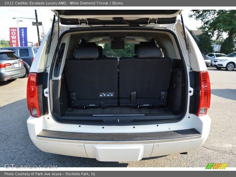 White Diamond Tricoat / Ebony 2013 Cadillac Escalade Luxury AWD