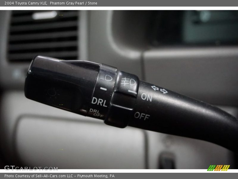 Phantom Gray Pearl / Stone 2004 Toyota Camry XLE