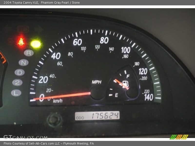 Phantom Gray Pearl / Stone 2004 Toyota Camry XLE