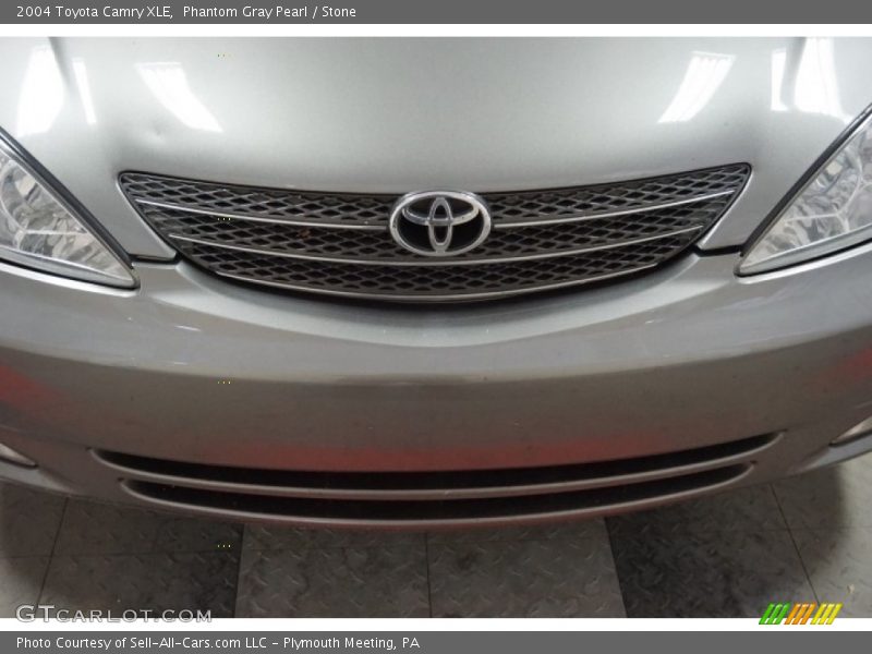 Phantom Gray Pearl / Stone 2004 Toyota Camry XLE