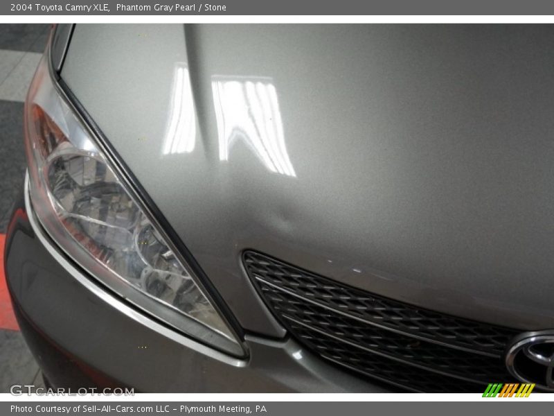Phantom Gray Pearl / Stone 2004 Toyota Camry XLE