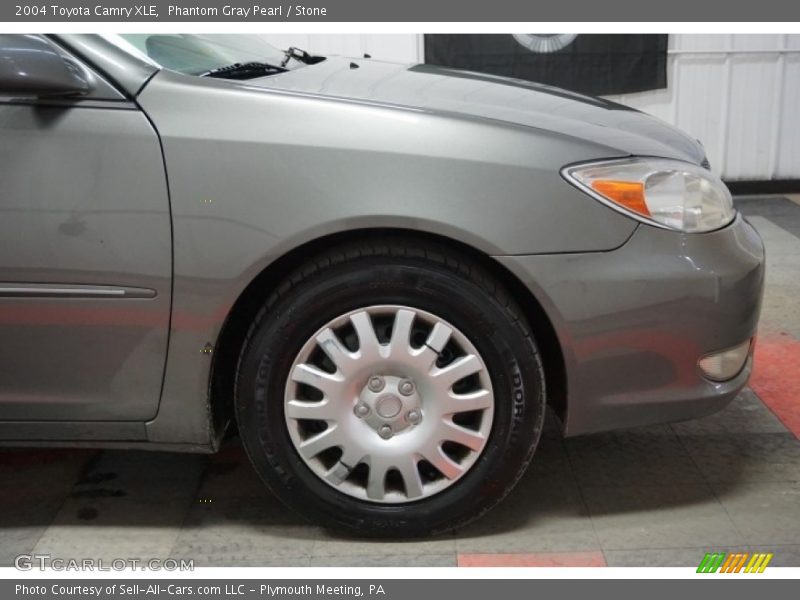 Phantom Gray Pearl / Stone 2004 Toyota Camry XLE