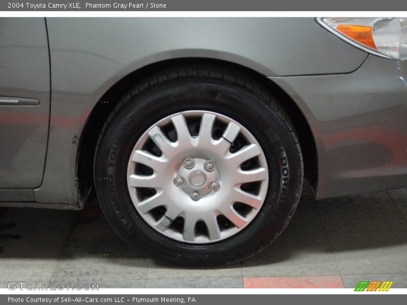 Phantom Gray Pearl / Stone 2004 Toyota Camry XLE