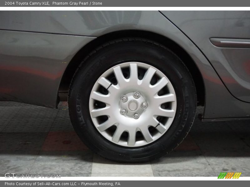 Phantom Gray Pearl / Stone 2004 Toyota Camry XLE
