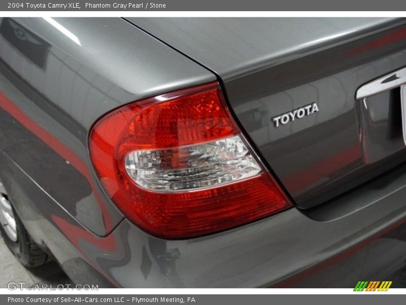Phantom Gray Pearl / Stone 2004 Toyota Camry XLE