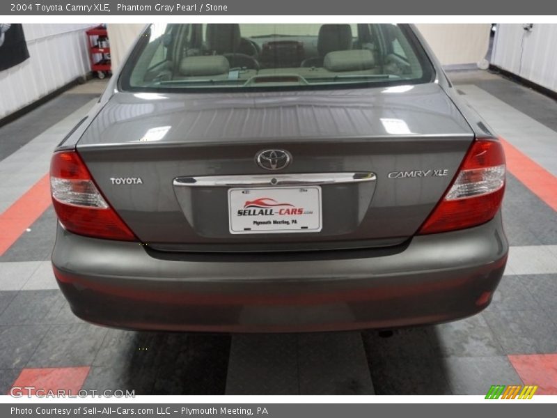 Phantom Gray Pearl / Stone 2004 Toyota Camry XLE