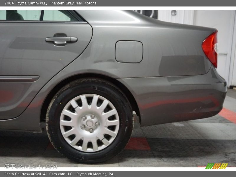 Phantom Gray Pearl / Stone 2004 Toyota Camry XLE