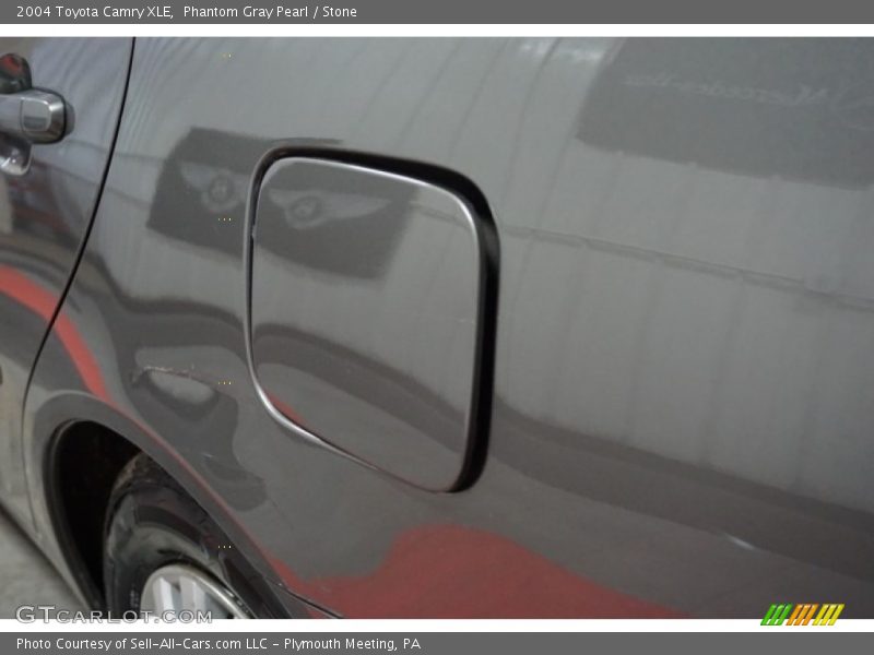 Phantom Gray Pearl / Stone 2004 Toyota Camry XLE