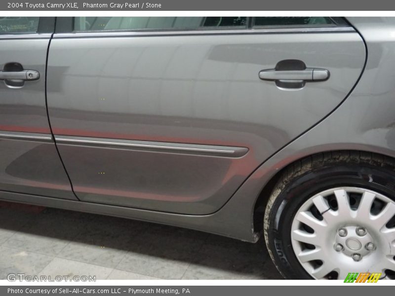Phantom Gray Pearl / Stone 2004 Toyota Camry XLE