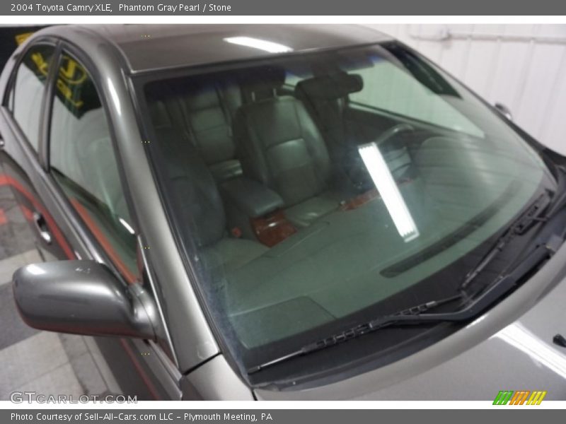 Phantom Gray Pearl / Stone 2004 Toyota Camry XLE