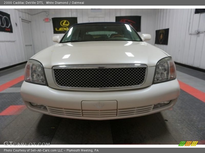 White Diamond / Oatmeal 2000 Cadillac DeVille DTS