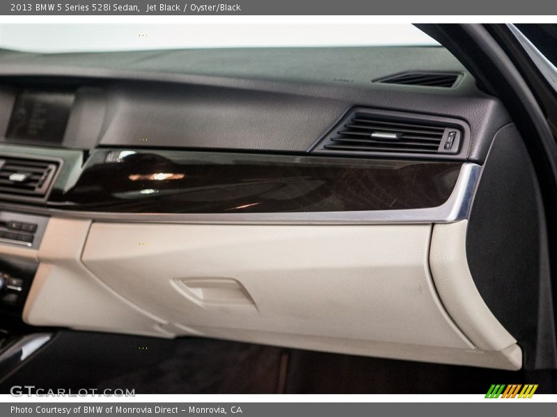 Jet Black / Oyster/Black 2013 BMW 5 Series 528i Sedan