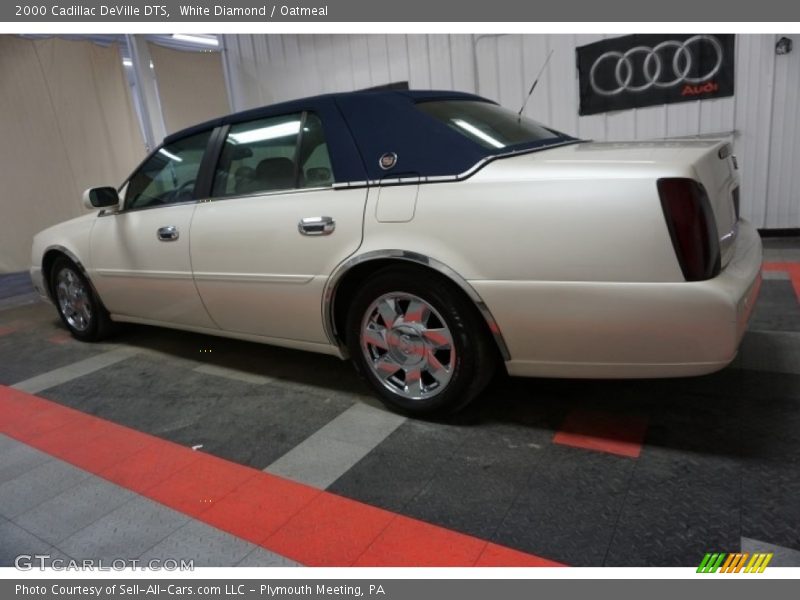 White Diamond / Oatmeal 2000 Cadillac DeVille DTS