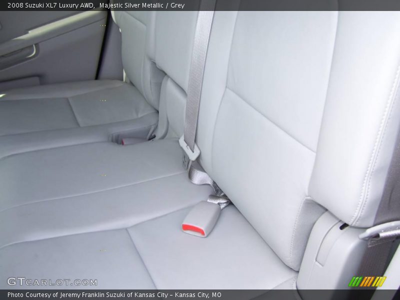 Majestic Silver Metallic / Grey 2008 Suzuki XL7 Luxury AWD