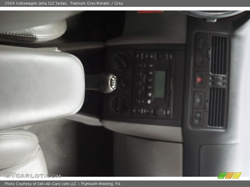 Platinum Grey Metallic / Grey 2004 Volkswagen Jetta GLS Sedan