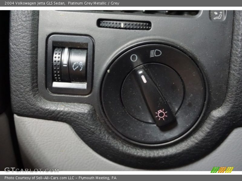 Platinum Grey Metallic / Grey 2004 Volkswagen Jetta GLS Sedan