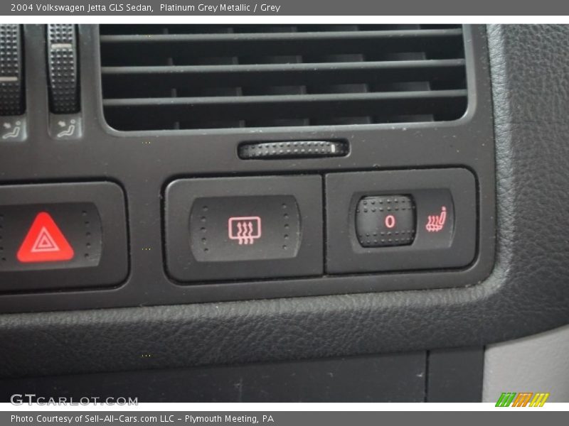 Platinum Grey Metallic / Grey 2004 Volkswagen Jetta GLS Sedan