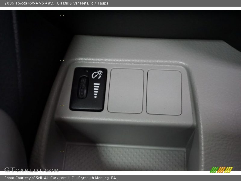 Classic Silver Metallic / Taupe 2006 Toyota RAV4 V6 4WD