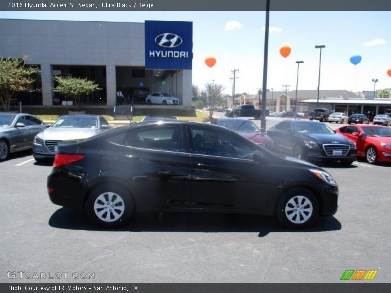 Ultra Black / Beige 2016 Hyundai Accent SE Sedan