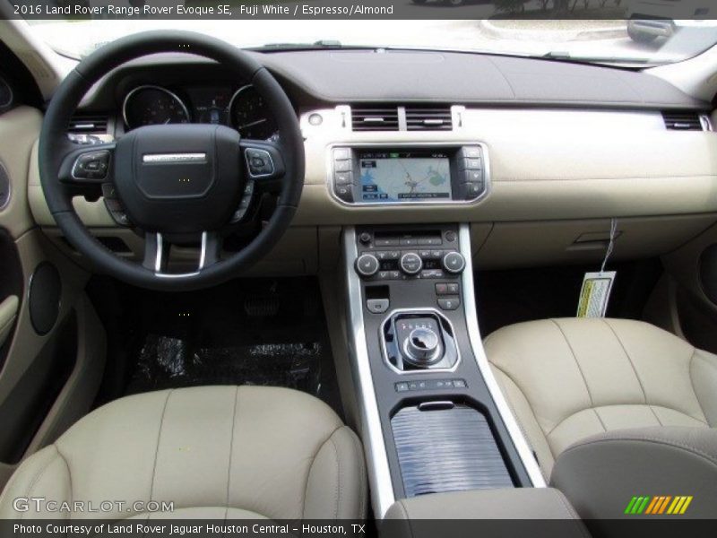 Fuji White / Espresso/Almond 2016 Land Rover Range Rover Evoque SE