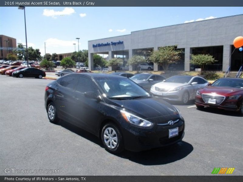 Ultra Black / Gray 2016 Hyundai Accent SE Sedan