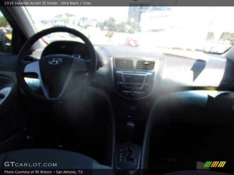 Ultra Black / Gray 2016 Hyundai Accent SE Sedan