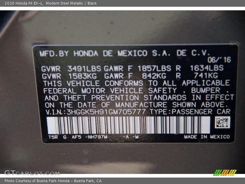 Modern Steel Metallic / Black 2016 Honda Fit EX-L