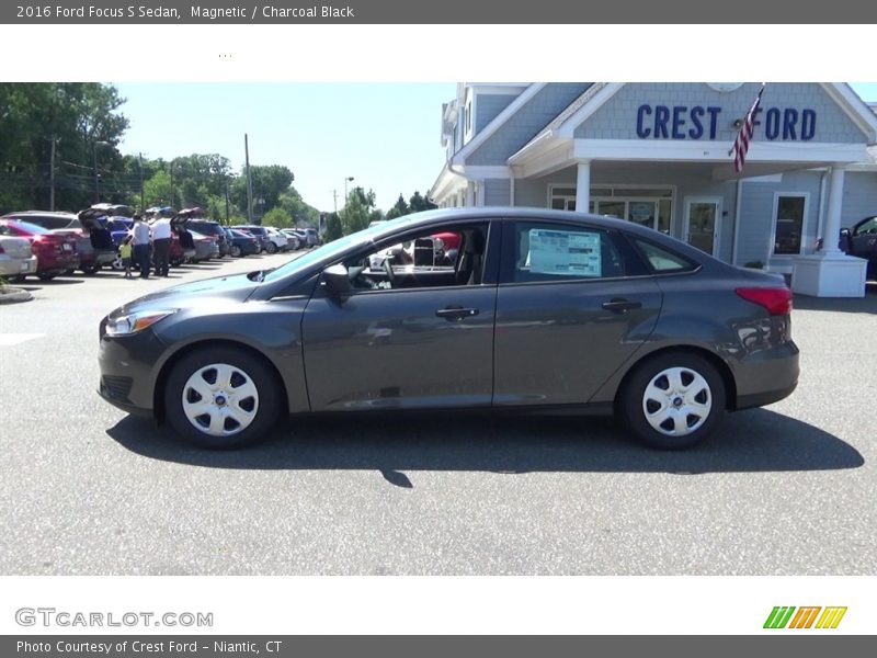 Magnetic / Charcoal Black 2016 Ford Focus S Sedan