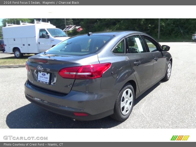 Magnetic / Charcoal Black 2016 Ford Focus S Sedan