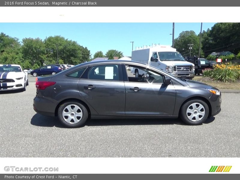 Magnetic / Charcoal Black 2016 Ford Focus S Sedan