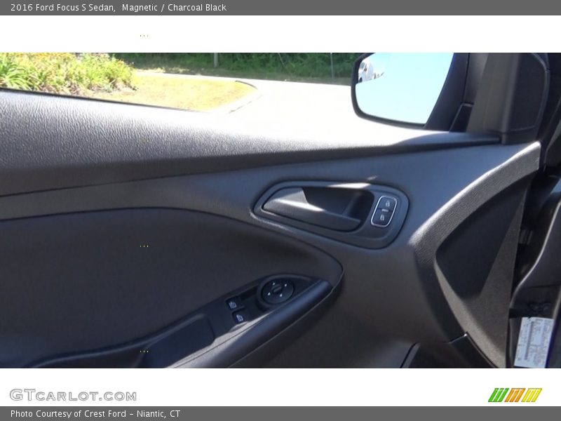 Magnetic / Charcoal Black 2016 Ford Focus S Sedan