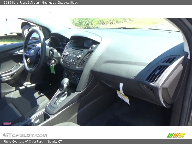 Magnetic / Charcoal Black 2016 Ford Focus S Sedan
