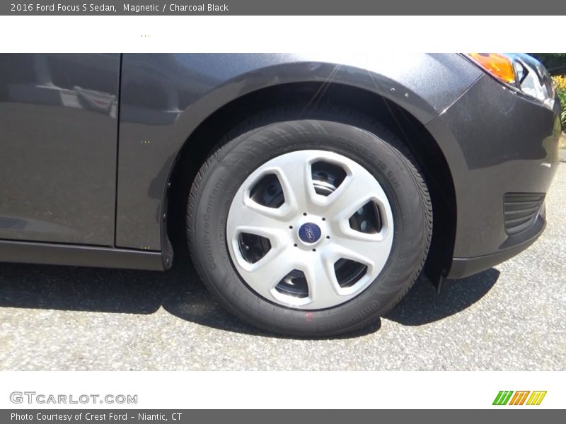 Magnetic / Charcoal Black 2016 Ford Focus S Sedan