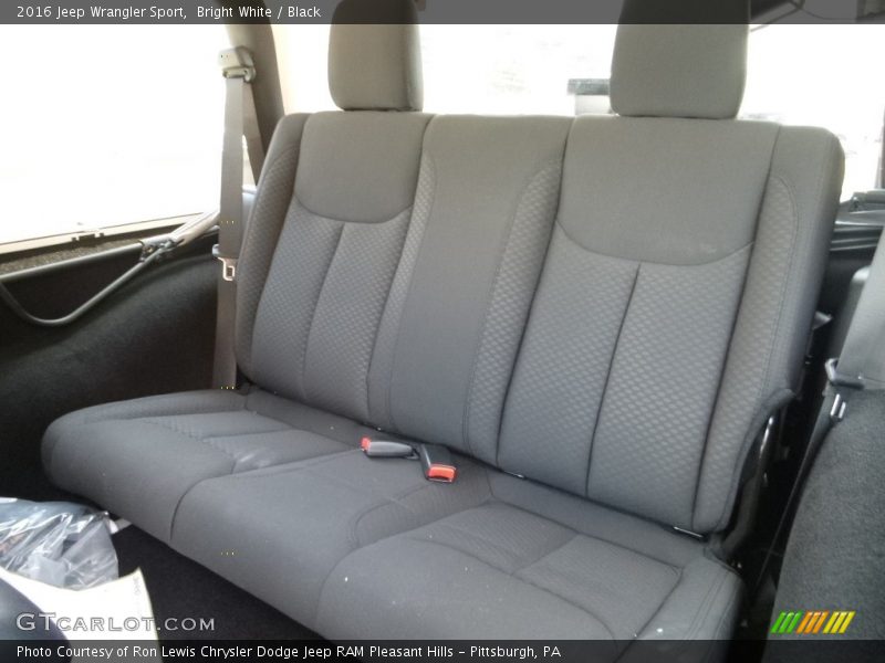 Bright White / Black 2016 Jeep Wrangler Sport