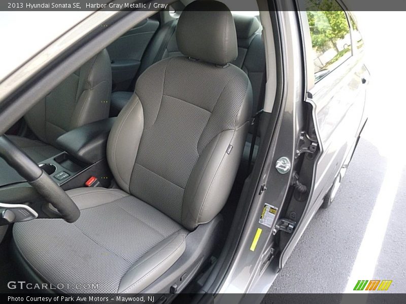 Harbor Gray Metallic / Gray 2013 Hyundai Sonata SE
