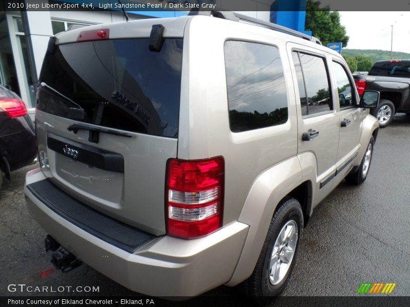 Light Sandstone Pearl / Dark Slate Gray 2010 Jeep Liberty Sport 4x4