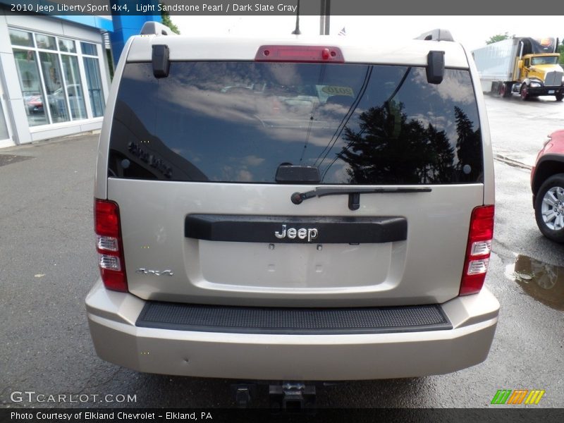 Light Sandstone Pearl / Dark Slate Gray 2010 Jeep Liberty Sport 4x4