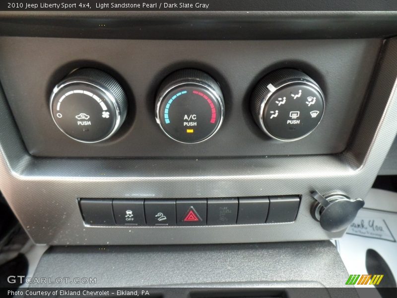 Light Sandstone Pearl / Dark Slate Gray 2010 Jeep Liberty Sport 4x4
