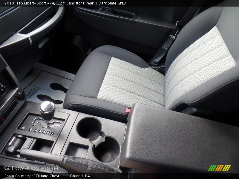 Light Sandstone Pearl / Dark Slate Gray 2010 Jeep Liberty Sport 4x4