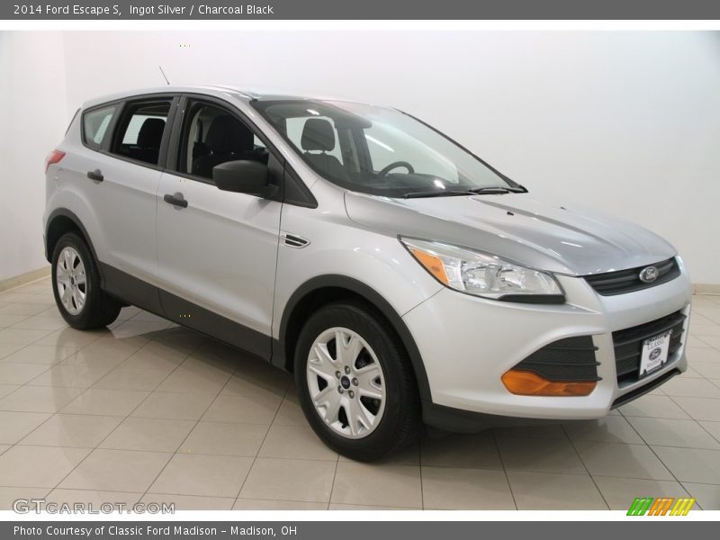 Ingot Silver / Charcoal Black 2014 Ford Escape S