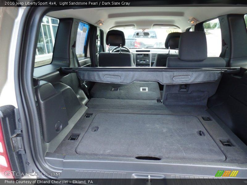 Light Sandstone Pearl / Dark Slate Gray 2010 Jeep Liberty Sport 4x4